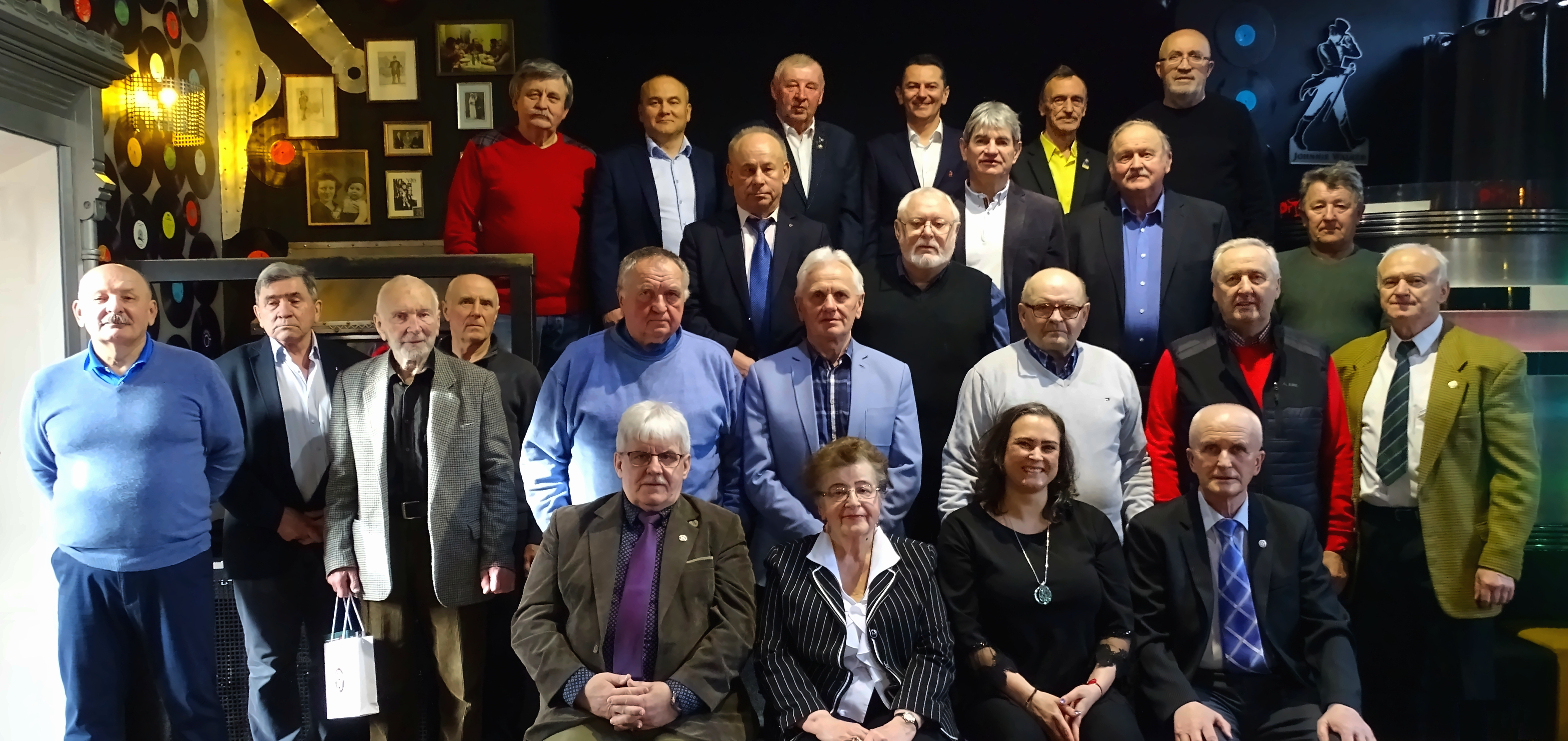 klub serniora zdjęcie z jajeczka